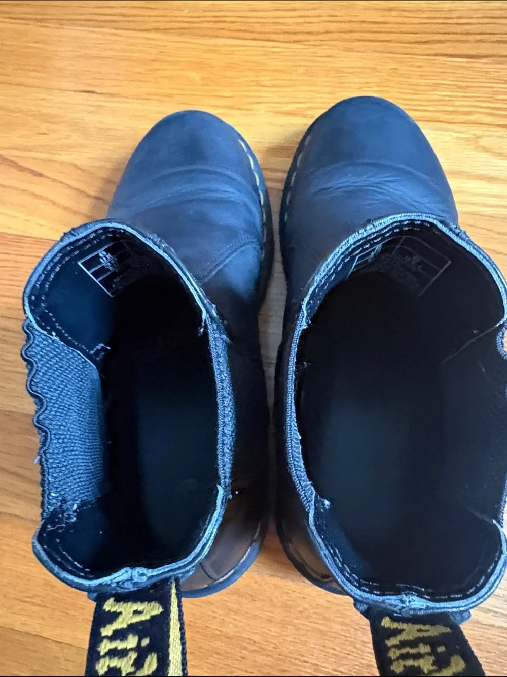 Dr. Martens classic black